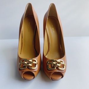 Nine West Peep Toe Pump - Tan with Gold Detail